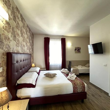 Porta Alla Croce Guest House Florencia Exterior foto