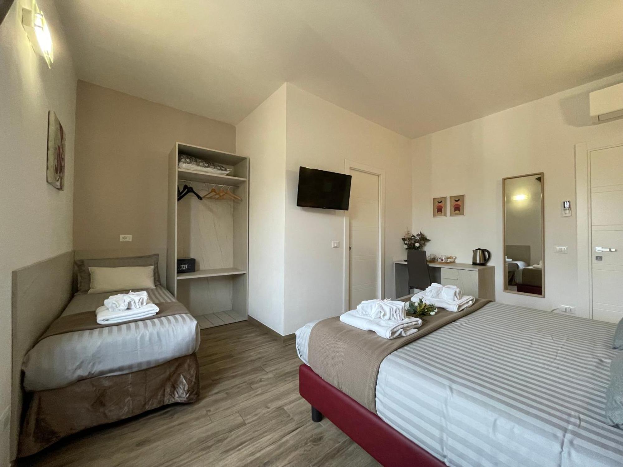 Porta Alla Croce Guest House Florencia Exterior foto