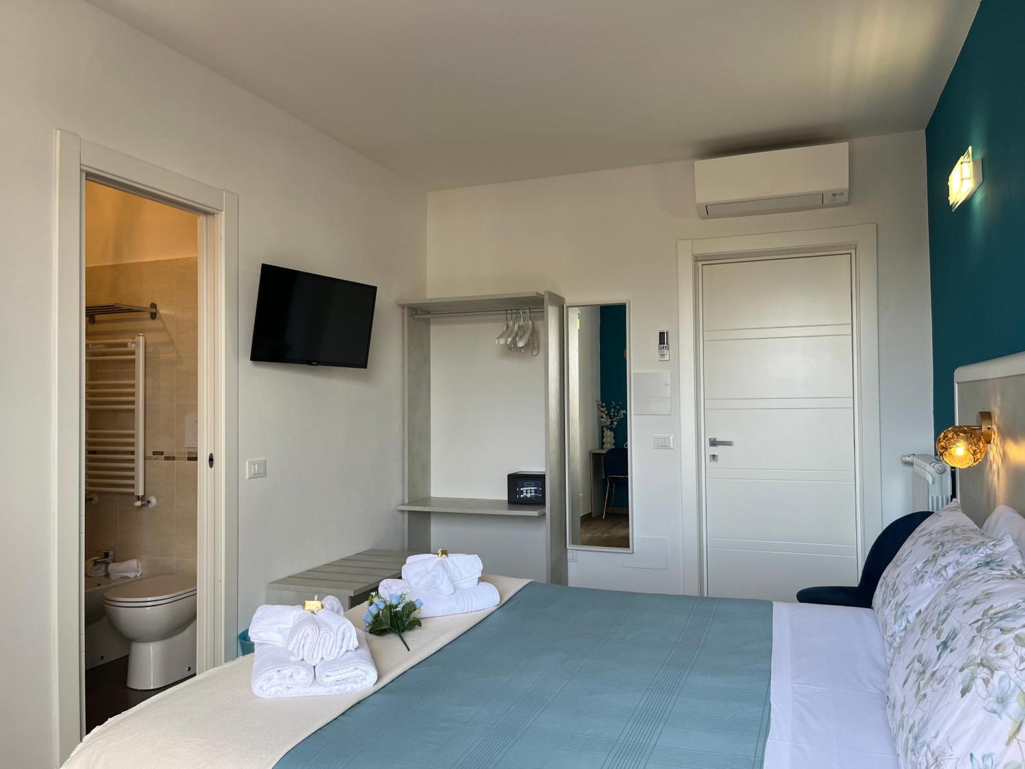 Porta Alla Croce Guest House Florencia Exterior foto